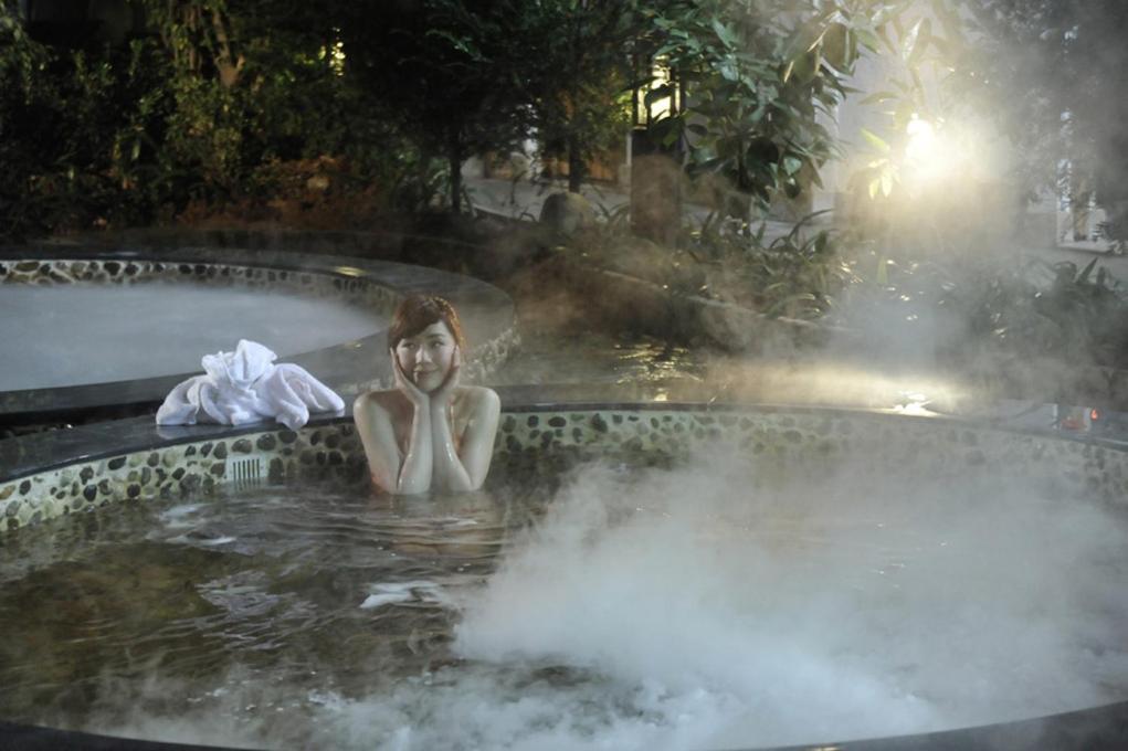 Green Lake Hot Spring Hotel Foshan Extérieur photo